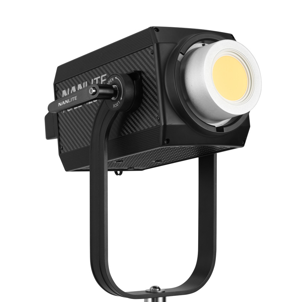 Nanlite Forza 720 LED Spotlight_img_3