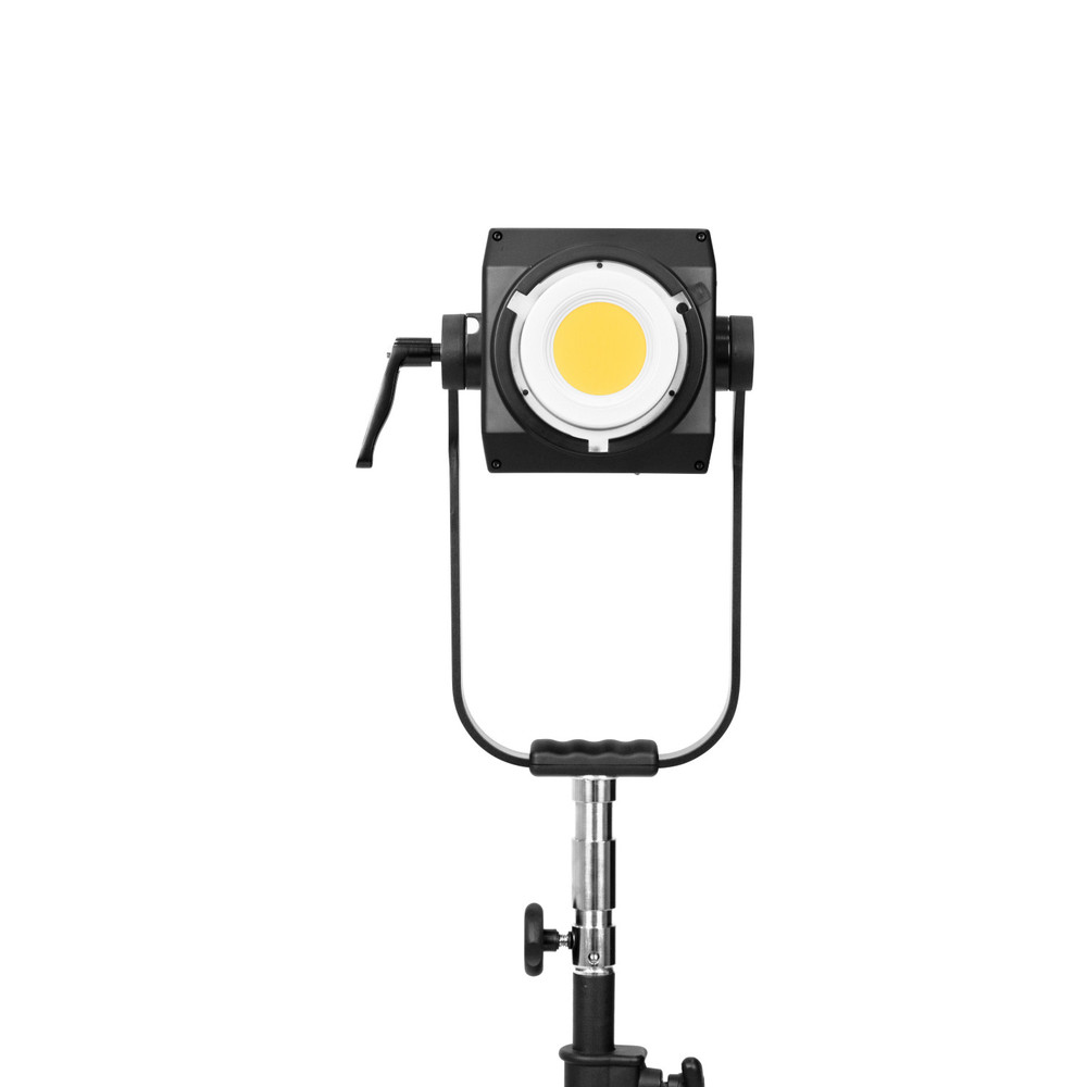 Nanlite Forza 720 LED Spotlight with Rolling Case_img_6